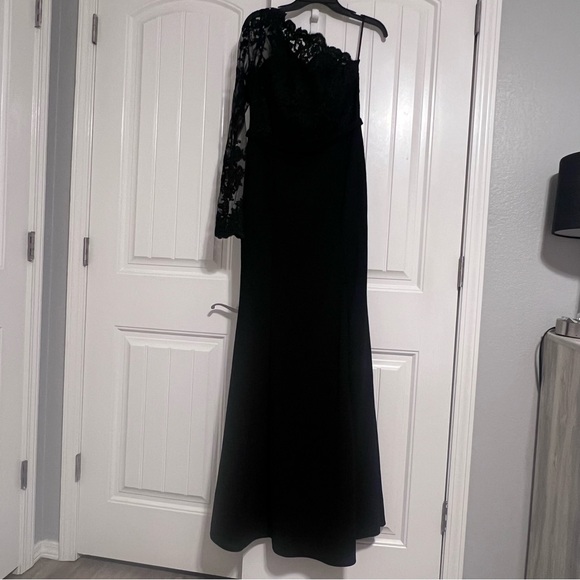Fashion Nova Dresses & Skirts - Fashion Nova Black Asymmetrical One-Shoulder Gown
